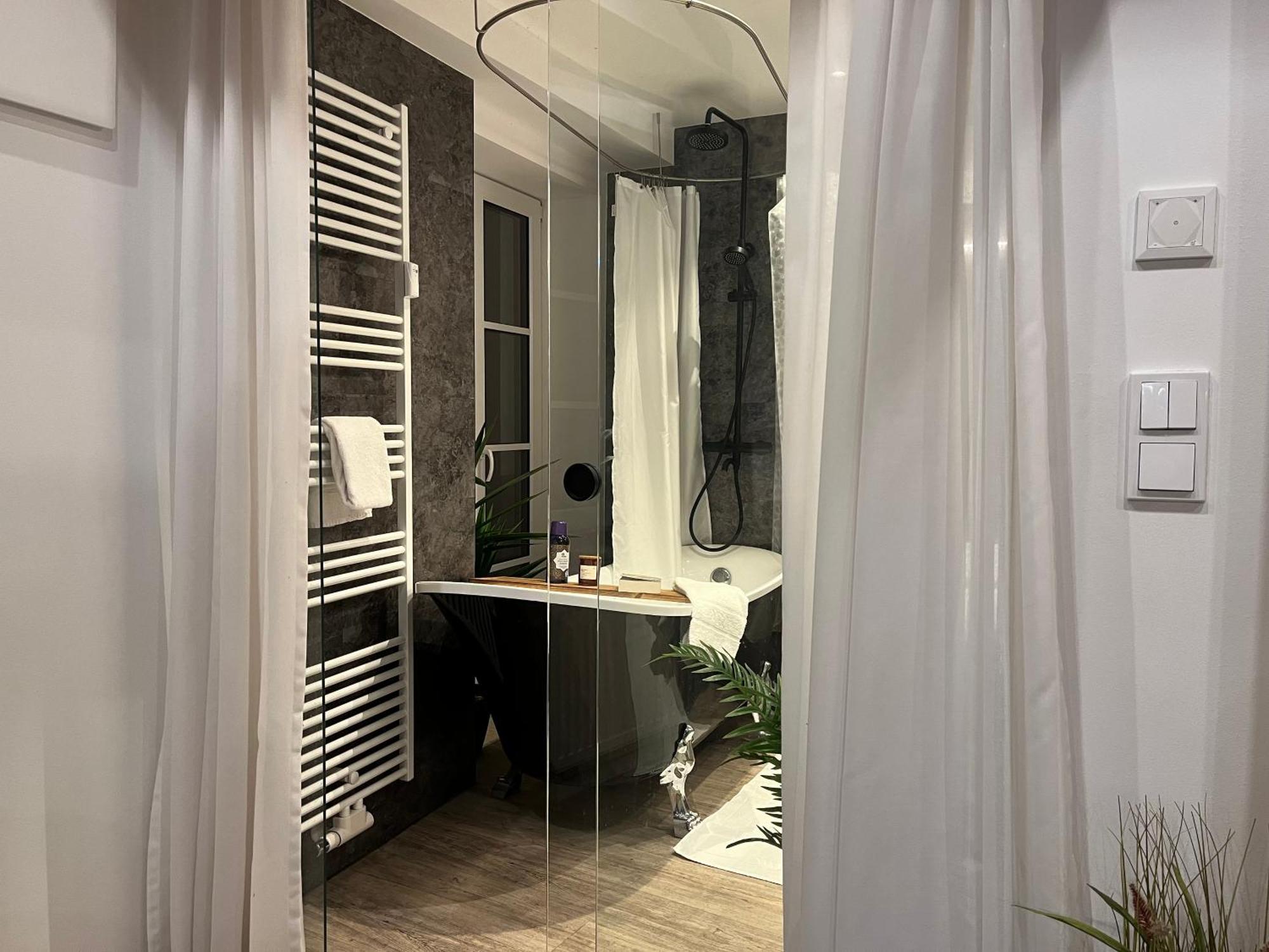 Beyond Staying Loft Appartment 23 Frei Stehende Badewanne Passau Eksteriør bilde